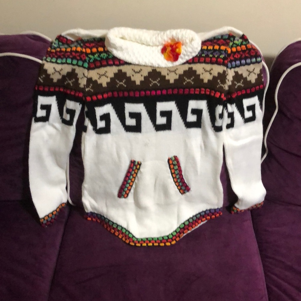 Traditional Style White Sweater
